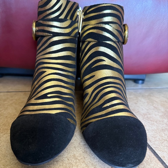 Kurt Geiger Leopard. and Gold Design Mules Size  38/EU  7.5/US ORIG $310 - Picture 1 of 15